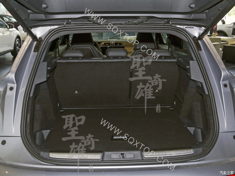 后尾箱.jpg